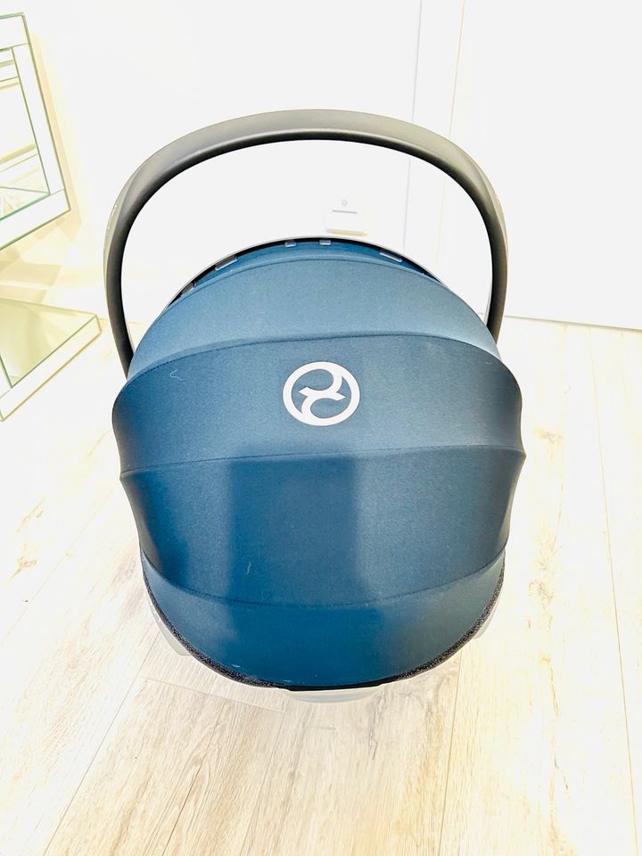 Cybex Babyschale Cloud T i-size in Berlin