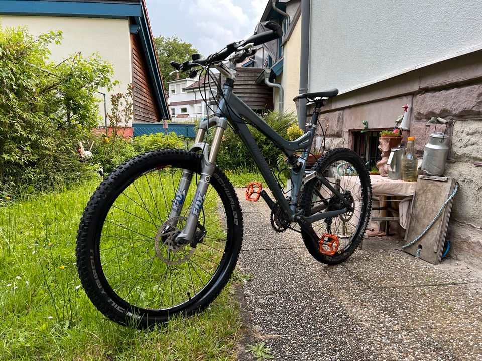 Specialized Stumpjumper Comp 26 Zoll L in Baden-Baden