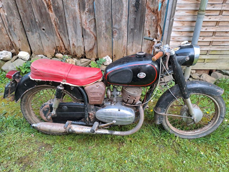 Pannonia T5 250ccm Oldtimer Motorrad T 5 Ungarn 1970 in Wissen