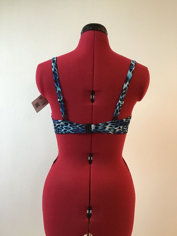 NEU blaues Bikini-Oberteil Gr. 75 D von Hunkemöller in Berlin