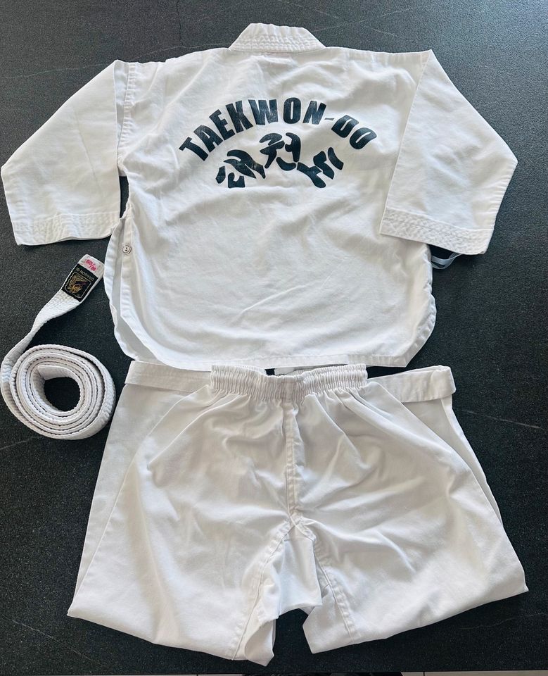 TAEKWON-DO Anzug Size 120 Dragon Gi SPI Black Belt 6 - 8 Jahre in Bielefeld