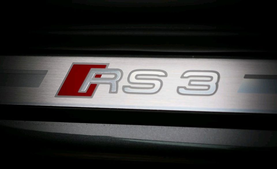 Audi RS3 mieten / Sportwagen mieten in Essen