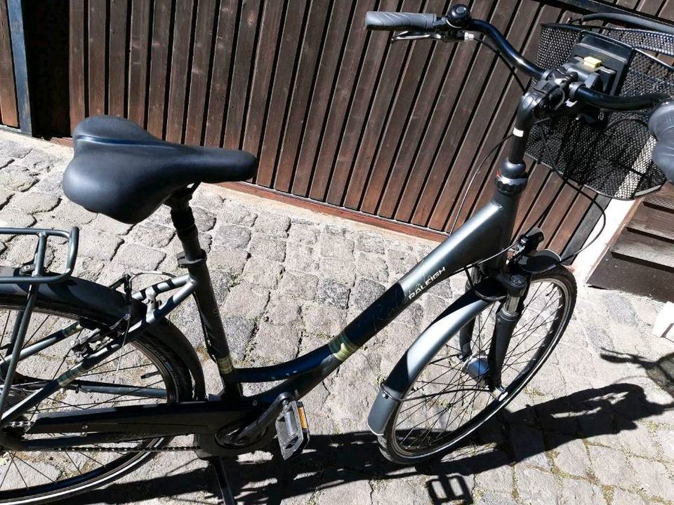 Verk. schönes RALEIGH Damen Fahrrad-300€Vb in Niederzier