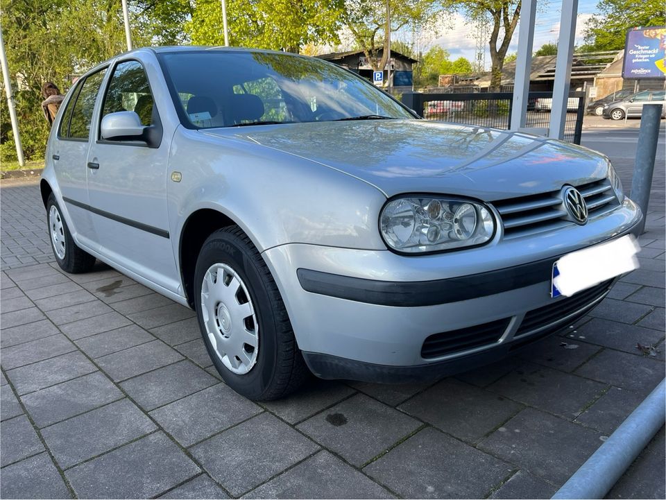 VW Golf IV 1.6 Automatik Klima Velours 2. Hand 117‘TKM in Hamburg