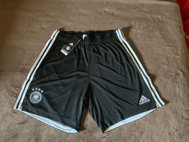 Herren Adidas Shorts in Schmelz