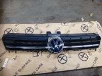 Kühlergrill VW Golf 7 / 5G0853653 / mit Emblem / Golf VII Hessen - Herborn Vorschau