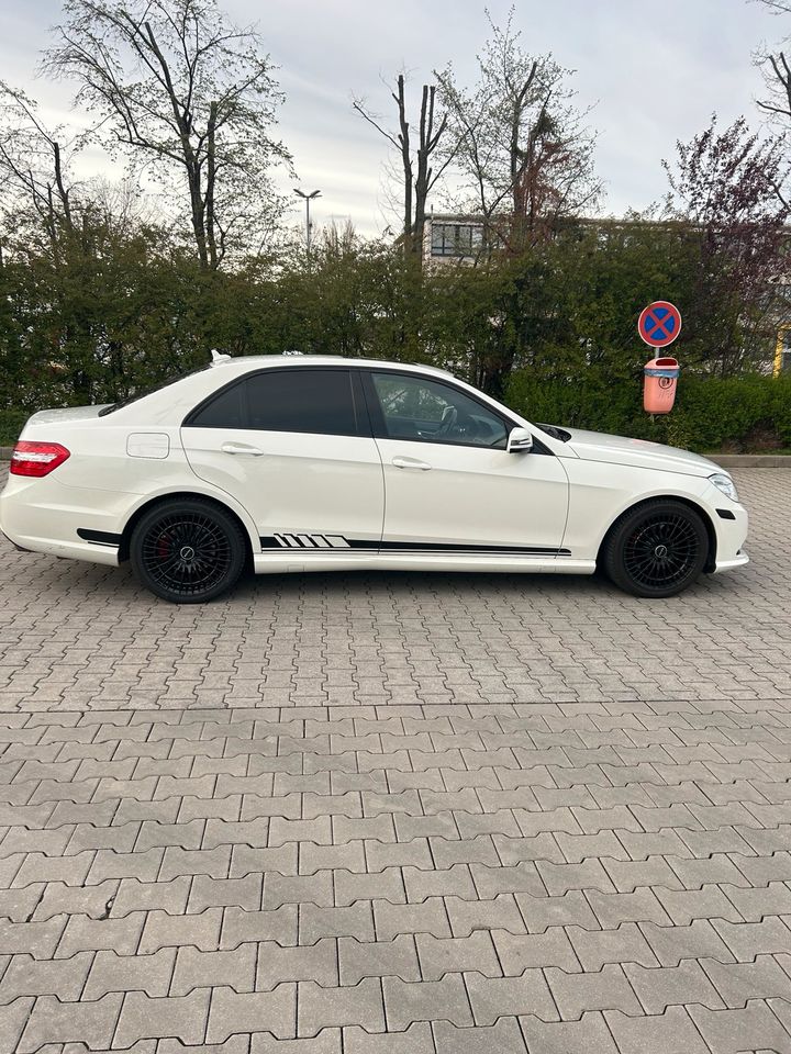 Mercedes-Benz E350 (w212) in Nürnberg (Mittelfr)