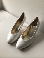 Pumps / pearl white / Leder / 38,5 / Brautschuhe Nürnberg (Mittelfr) - Südoststadt Vorschau
