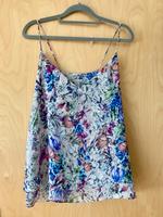 Trägertop Blumen H & M Gr. 42 Sachsen - Neukirchen-Adorf Vorschau