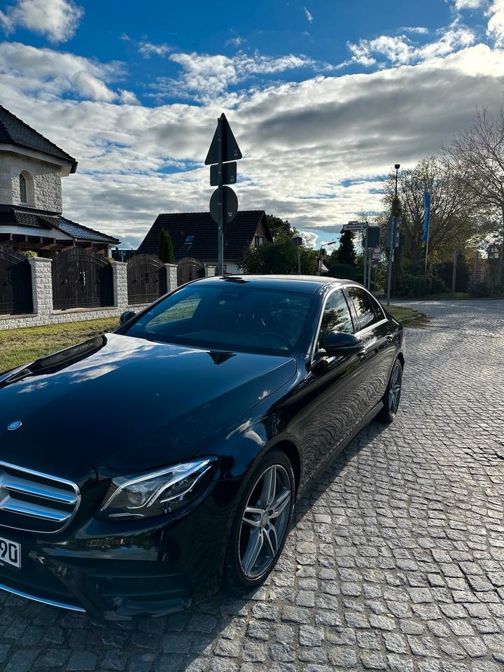 E 220 d 4MATIC AMG Line/WIDESCREEN/BURMESTER/360Grad Kamera in Berlin