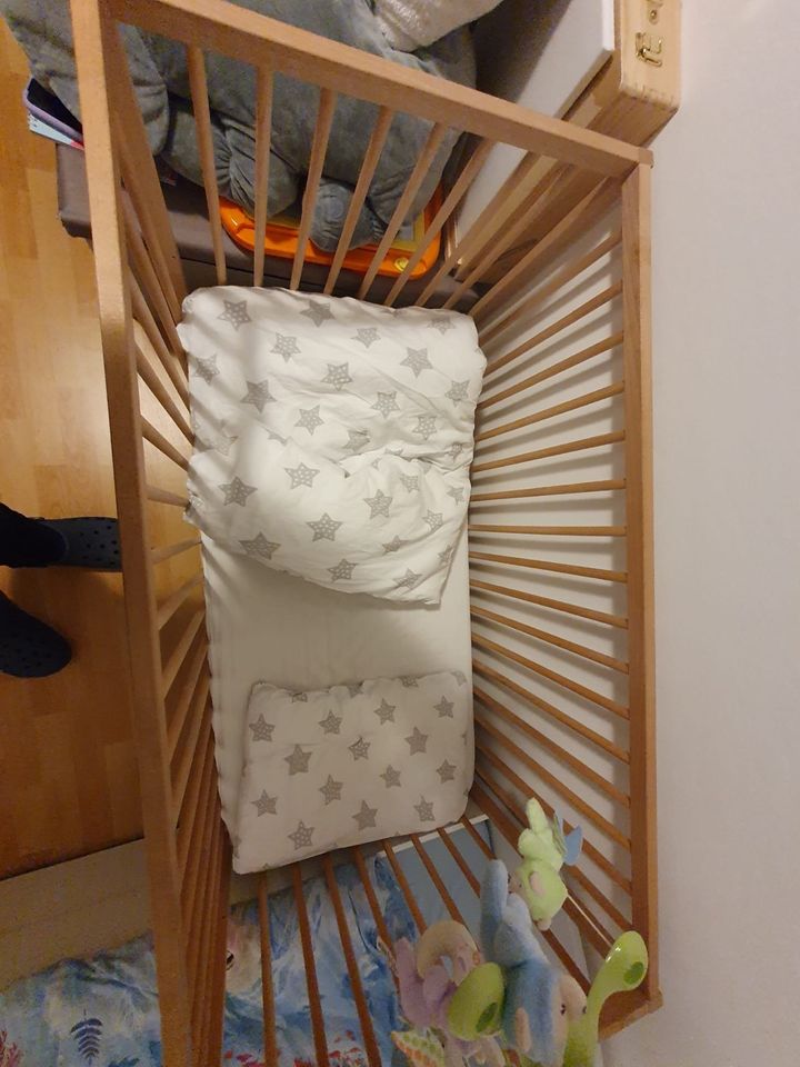 Kinder Bett und Baby Bett in Nürnberg (Mittelfr)