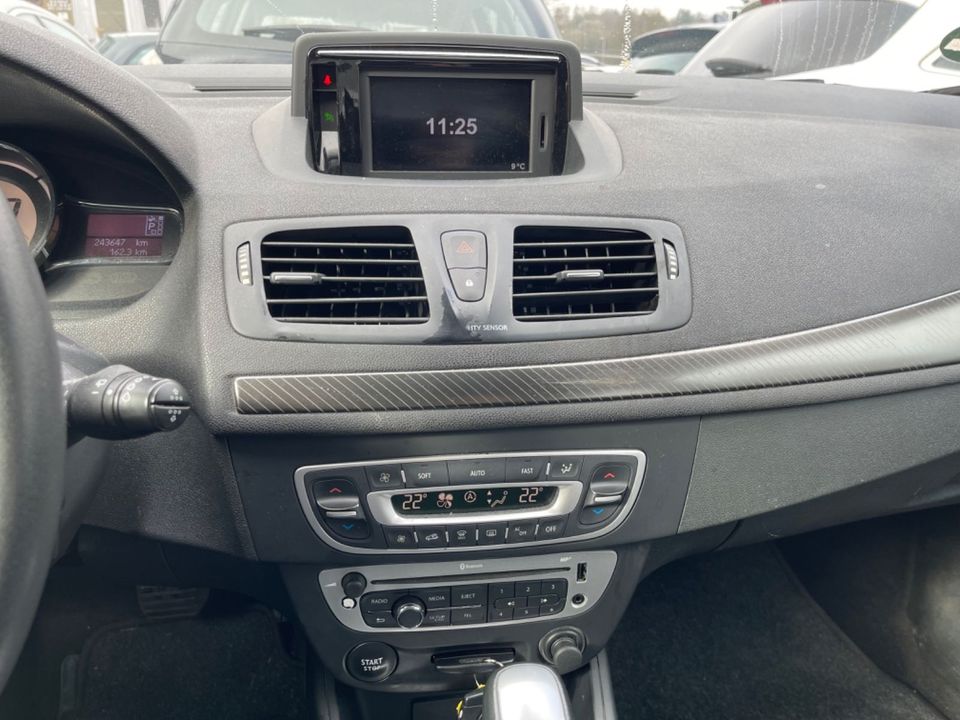 Renault Megane III Automatik Klima Navi 8x bereift in Lüdenscheid