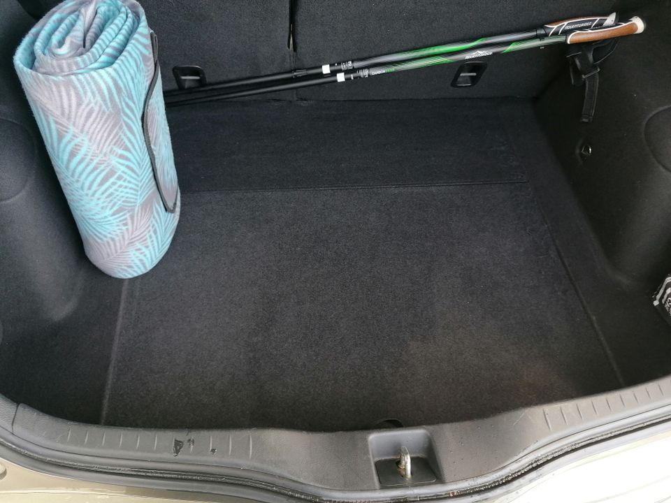 Honda Civic VIII Limousine Lim. 5-Tuerer I-Schift Klima - TOP in Hilden