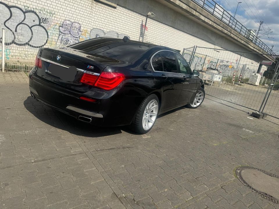 BMW 740d xDrive - M Packet in Berlin