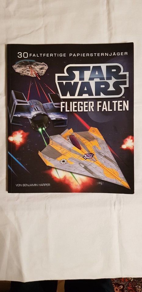 STAR WARS Flieger falten: 30 faltfertige Papiersternjäger in Berlin