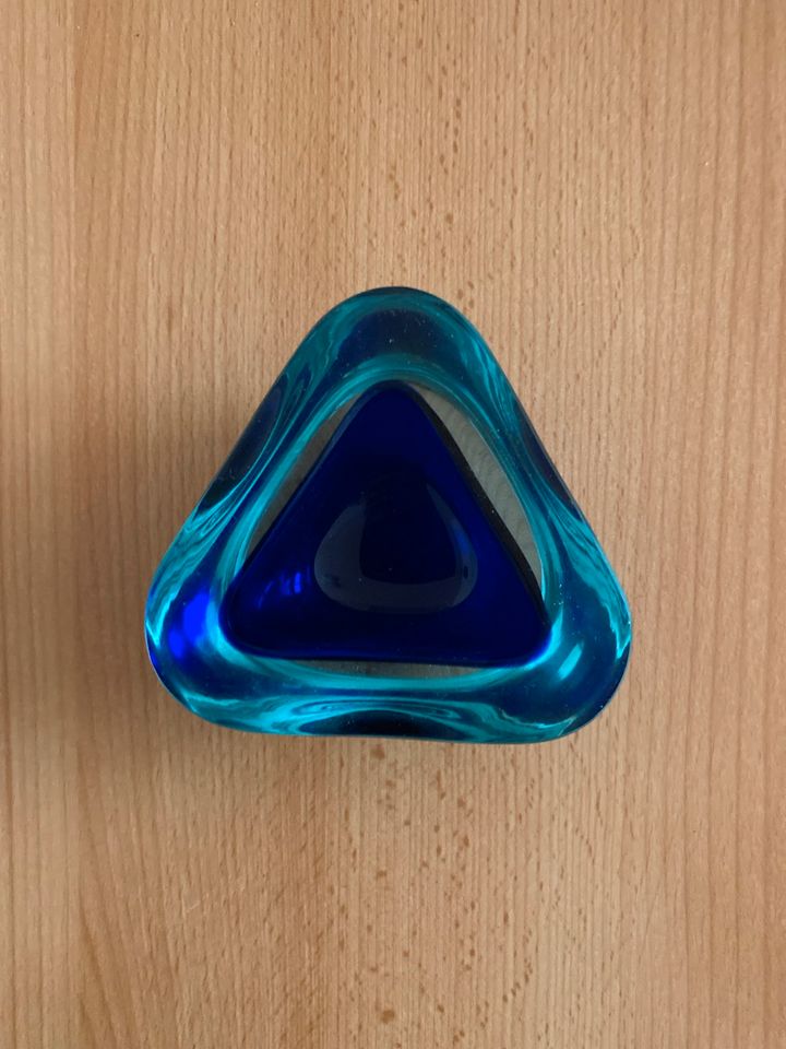 Murano Glasschale in blau dreieck Form in Dortmund