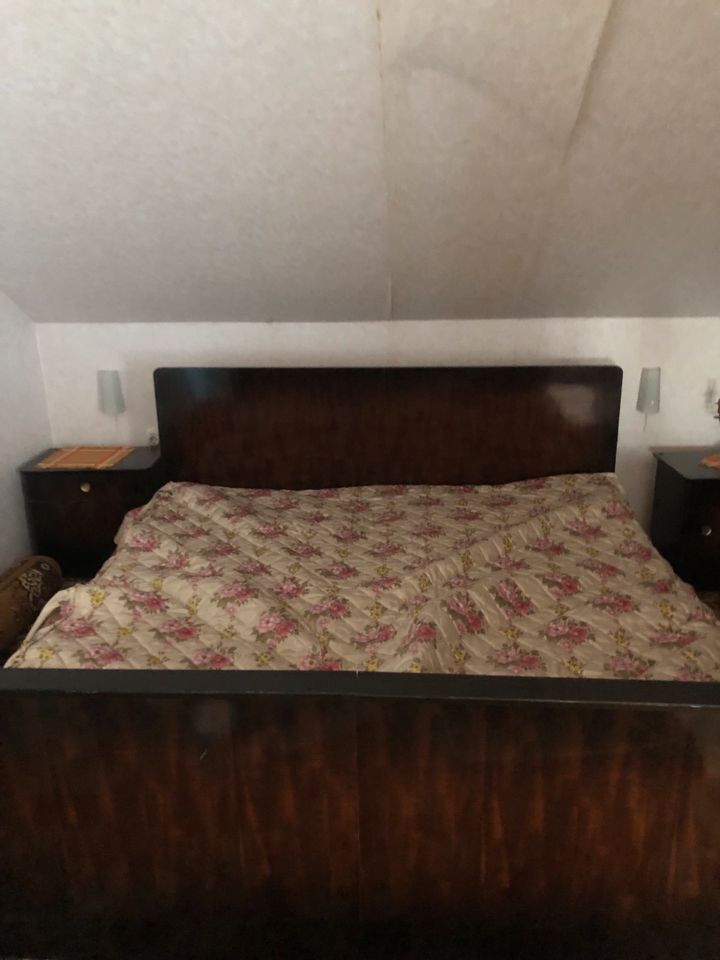 Vinted Schlafzimmer mit Schminktisch in Rotthalmünster
