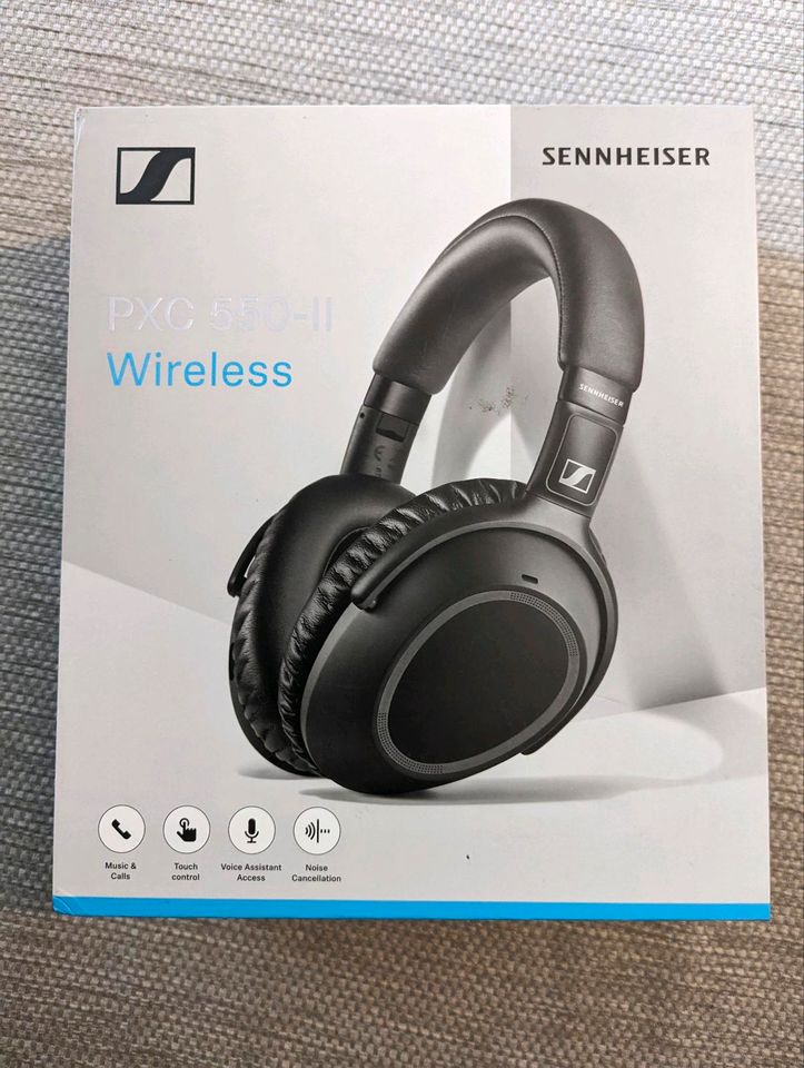 Sennheiser PXC 550 II Noise Cancelling Wireless Headphones in München