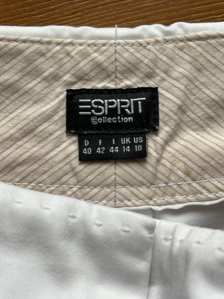 Esprit • Short • Gr 40 •  weiß • schone Details • wie neu in Bremen