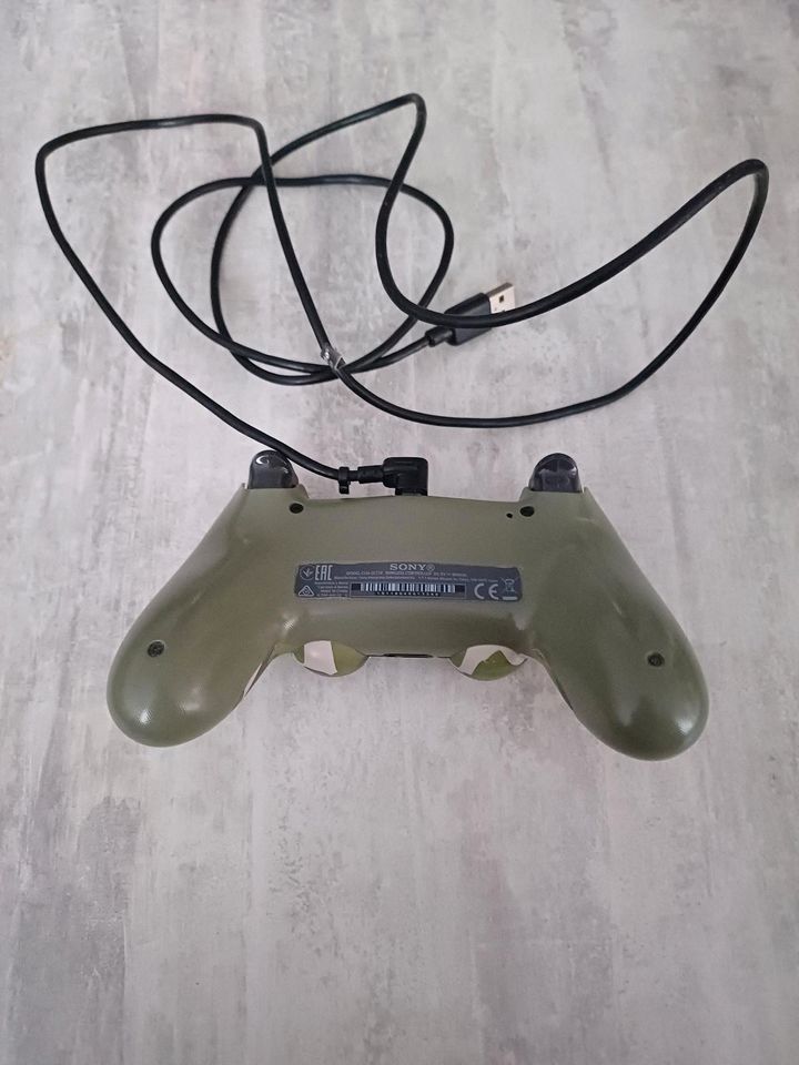 Sony Playstation 4 Wireless Controller Camouflage mit Ladekabel in Lutherstadt Wittenberg