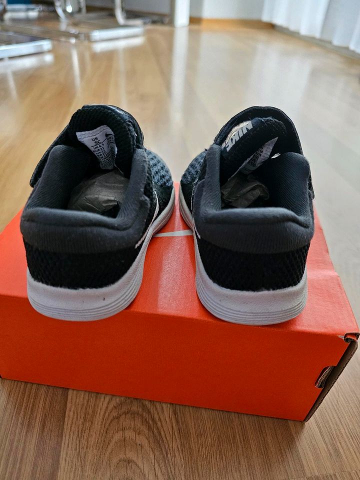 Baby Nike Revolution 4 Sneaker Sportschuhe schwarz Gr. 21 in München -  Allach-Untermenzing | Gebrauchte Kinderschuhe Größe 21 kaufen | eBay  Kleinanzeigen ist jetzt Kleinanzeigen