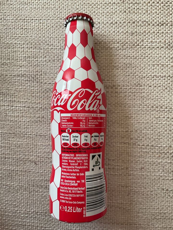 Coca Cola Glasflasche, ungeöffnet, Fußball, neu in Berlin