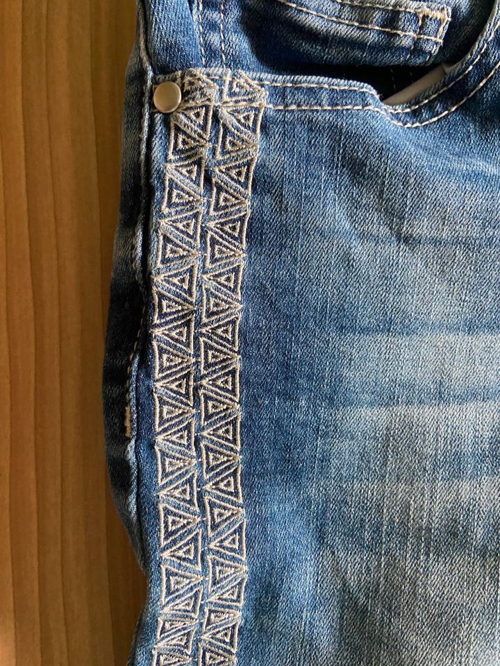 *** STREET ONE BERMUDA Gr. 26 ** JEANS ** WIE NEU ** in Alfter