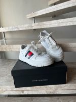 Tommy Hilfiger Sneaker Gr. 37 / US 4,5 Bayern - Thurnau Vorschau