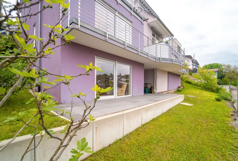Moderne Doppelhaushälfte mit unverbaubarem Blick in Schopfheim-Wiechs! in Schopfheim