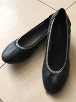 Schuhe Ballerinas schwarz Gr. 37 Kr. Dachau - Markt Indersdorf Vorschau