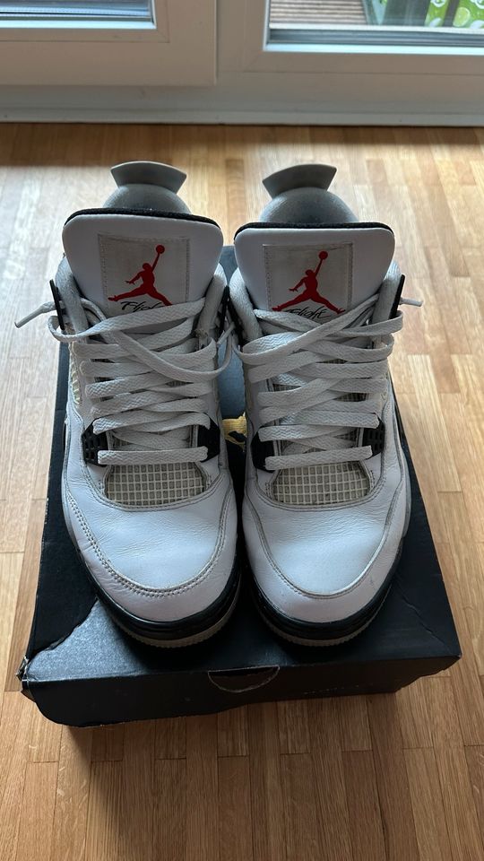 Jordan 4 Retro White Cement in Rostock