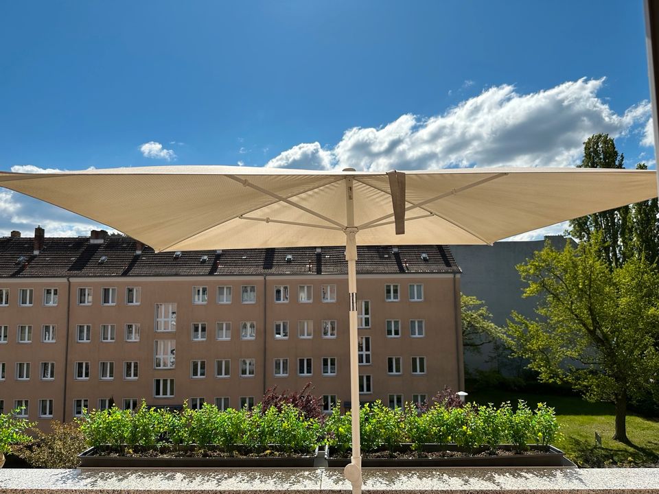 Sonnenschirm neigbar beige 1,80 x 1,45 m in Berlin