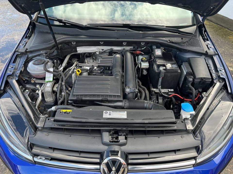 Volkswagen Golf VII R-Line 1.4 TSI Benzin 92kW/125 psi in Düsseldorf