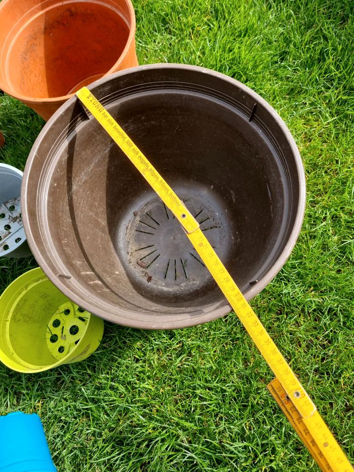 Anpflanztöpfe plastik verschiedene Größen ansaat Töpfe 13 Stück in Gersthofen