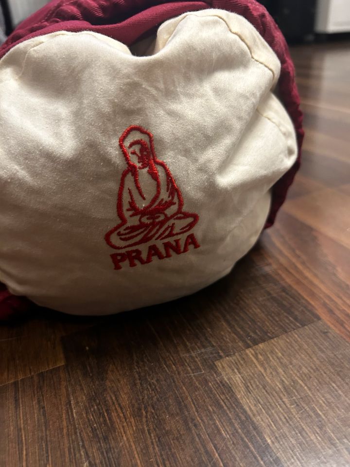 Premium Yoga Bolster von Pranaparna in Frankfurt am Main
