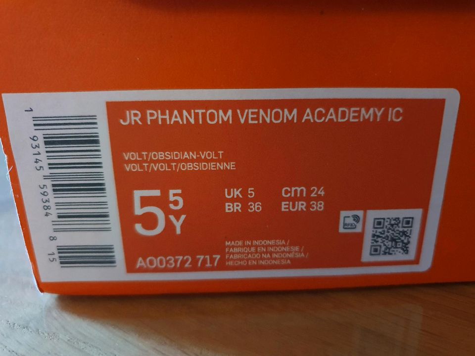 Nike JR Phantom indoor Fußballschuhe Gr. 38 in Bad Homburg