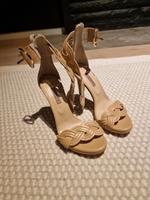 ALBANO vero cuoio Sandale high heel  beige in Größe 38 Bayern - Puchheim Vorschau