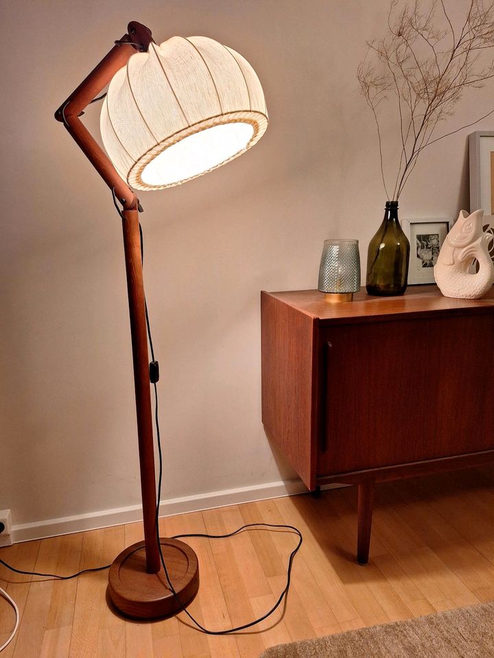 Lampe,Stehlampe,Teak, Mid Century,Vintage, Lampenschirm aus Stoff in Berlin