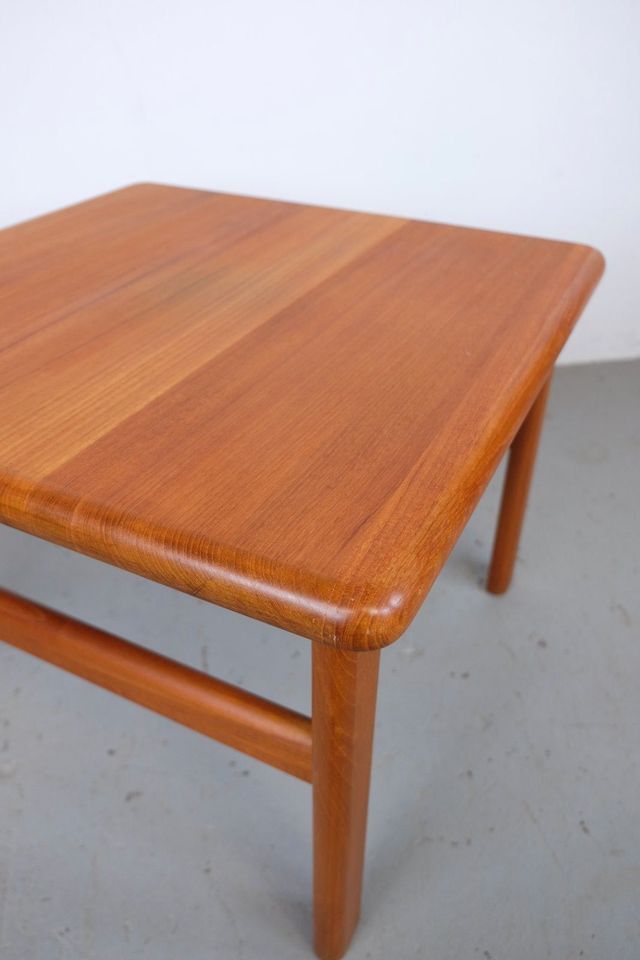 Mid Century Couchtisch Tisch Beistelltisch dänisch Teak 60er 70er in Gießen