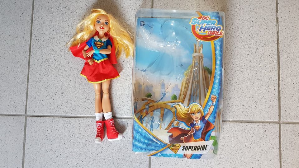 Supergirl Puppe in OVP " neuwertig !!! in Burgbrohl