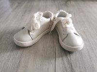 Babywalker Schuhe sneakers mit Spitze  Neu!! Gr 22 Nordrhein-Westfalen - Neuss Vorschau