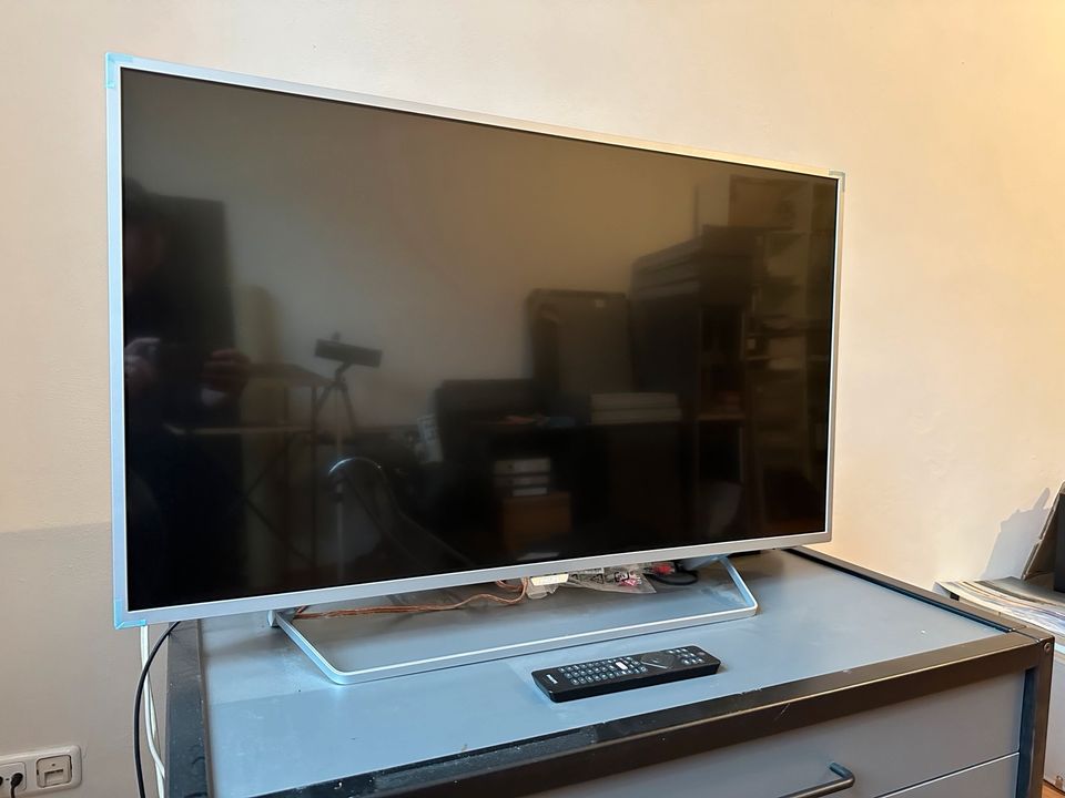 Philips 6400 4K  ambi light Fernseher in Kiel