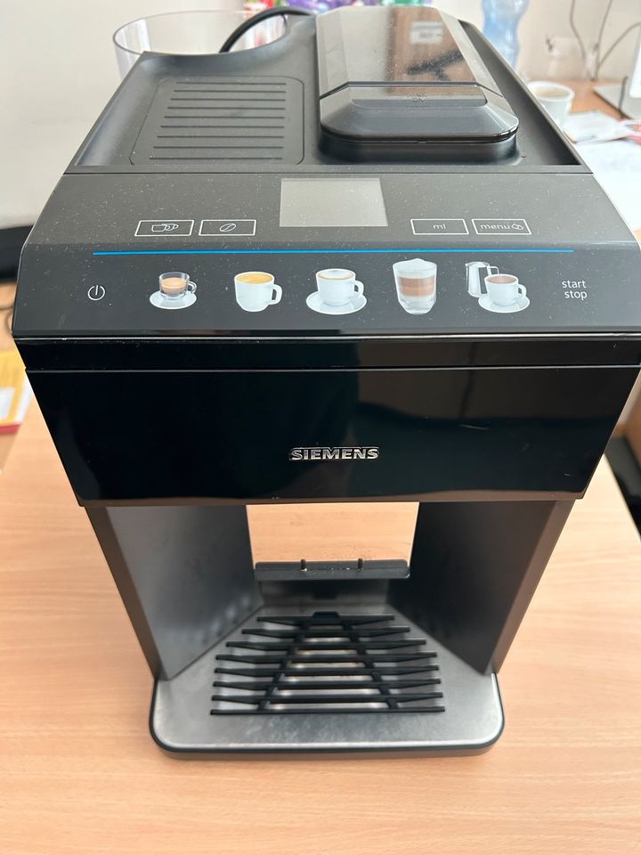 Siemens Kaffeevollautomat EQ 500 integrial defekt an Bastler in Rastede