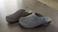 Clogs Holz Leder beige Gr. 37 Brandenburg - Wriezen Vorschau
