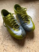 Nike - Fußballschuhe - grau/hellgrün - Größe: 41 Hessen - Babenhausen Vorschau