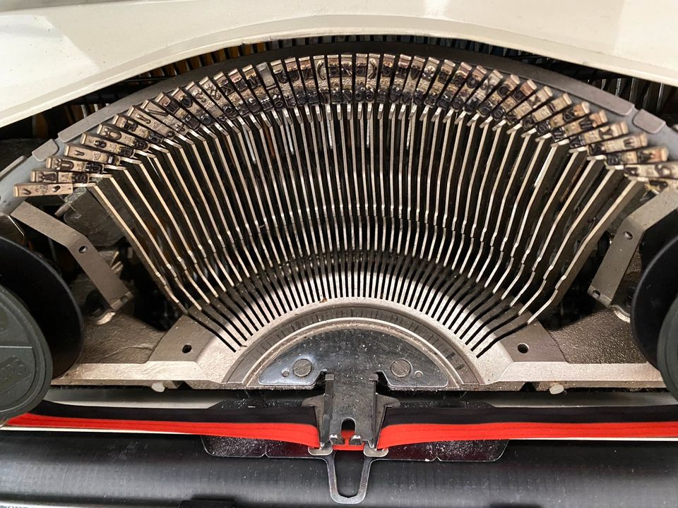 Schreibmaschine Triumph / Gabriele 10 für Sammler in Obernburg