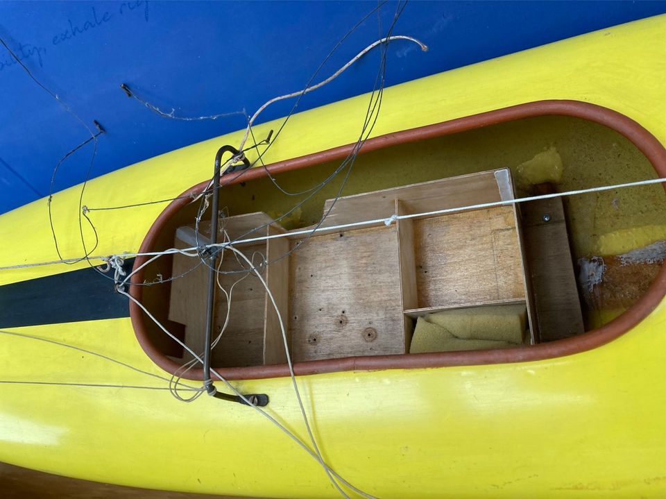 Modellsegelboot Rumpf und Mast in Wangen im Allgäu