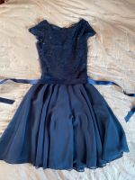 Kleid dunkelblau mit Pailletten, Satin, Chiffon Rock, Schleife Niedersachsen - Butjadingen Vorschau