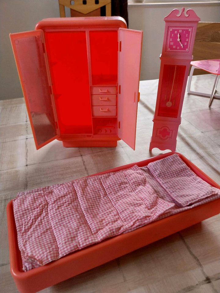 Barbie Möbelpaket aus den 80er Jahren in Lentföhrden