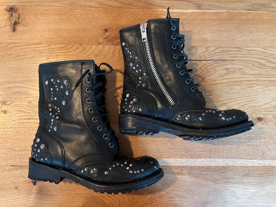 Nagelneue Echtleder Stiefel Nieten Boots von ASH in Köln